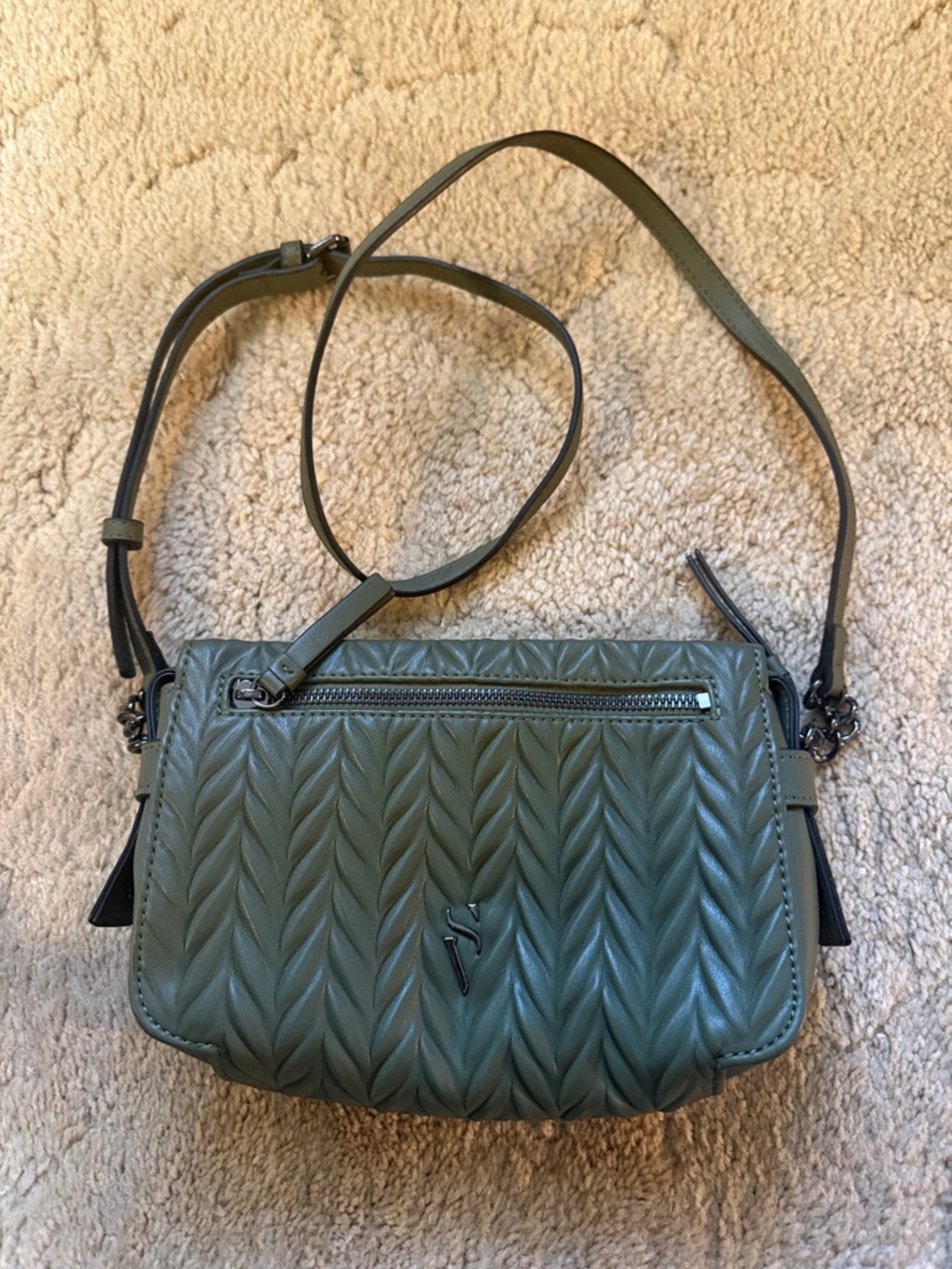 Simply Vera Vera Wang Quilted Crossbody Bag in Olive